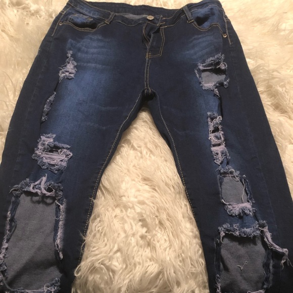 Denim destroyed - Picture 2 of 2